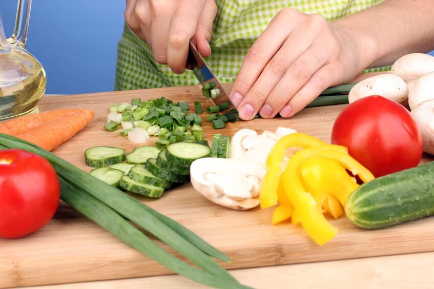Preparazione dell'insalata di verdure per la fase Crociera della dieta Dukan